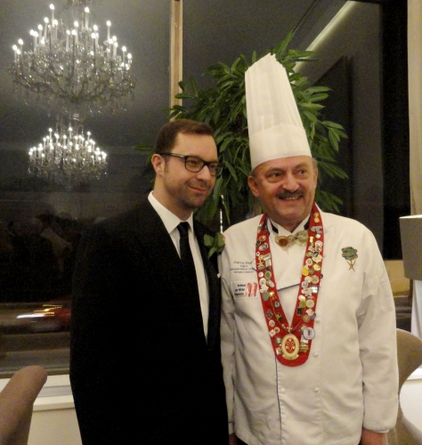 Absolvent Eduard Fraueneder (32. Jg./1994 und AUL II/1998), erfolgreicher Gastronom in New York, war Ehrengast am Ball. 