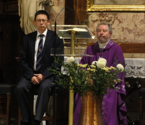 Pfarrer Joseph Farrugia feierte mit Absolvent Franz Dallinger die Heilige Messe und Hermann Prilisauer sprach die Gedenkworte. 