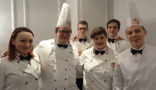 Einsatz von GAFA-Schülern und GAFA-Schülerinnen bei der "Galanacht der Gastronomie" am 3. März 2017 im Parkhotel Schönbrunn